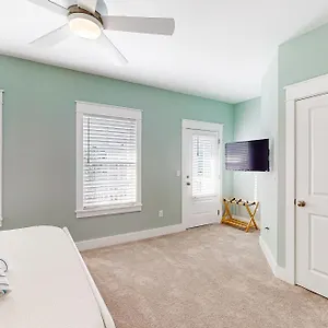 https://mermaid-cove-lagoon.panamacity-beachhotels.com
