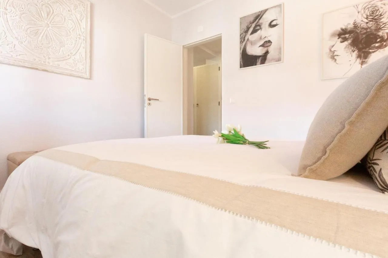 Apartment Beachome4U2 Carcavelos  Portugal